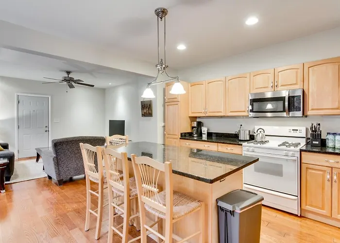Pet Friendly! Historic River West Neighborhood - Easy Access To O'hare Apts