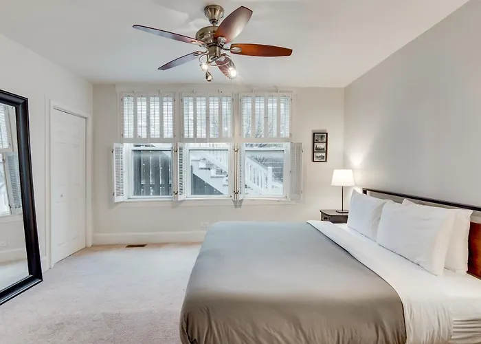 Pet Friendly! Historic River West Neighborhood - Easy Access To O'hare Apts *