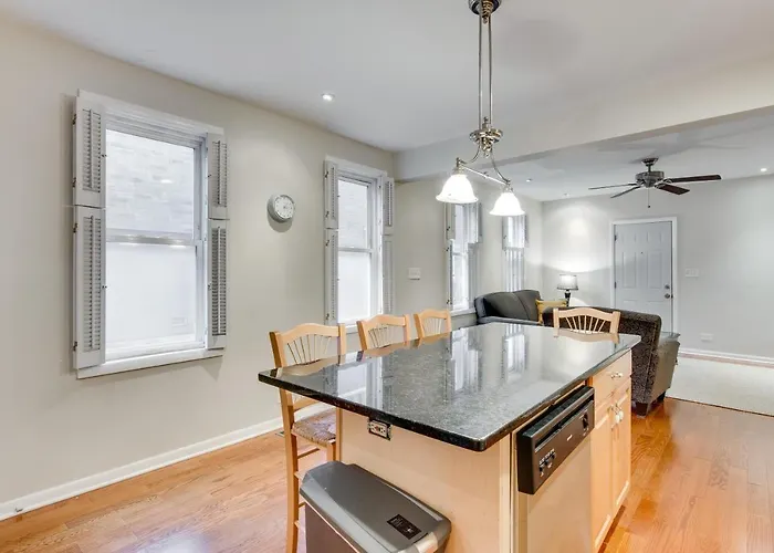 Pet Friendly! Historic River West Neighborhood - Easy Access To O'hare Apts Apartment
