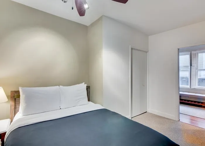 Apartment Pet Friendly! Historic River West Neighborhood - Easy Access To O'hare Apts Chicago